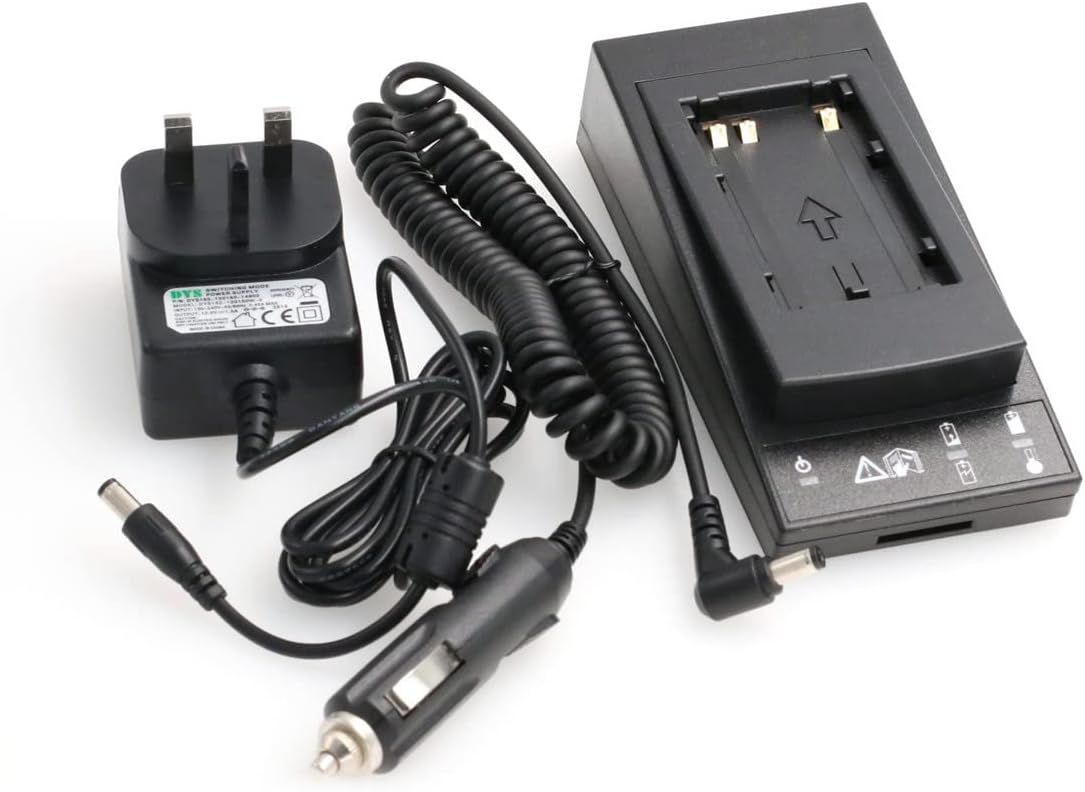 Installation du bras support écran ergonomique Pavo sur un bureau en bois moderne